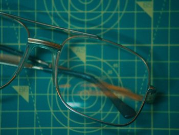 Movie still from “Stephan Moccio - Halston” (2022), directed by João Retorta – Extreme Close Up shot, Overhead angle