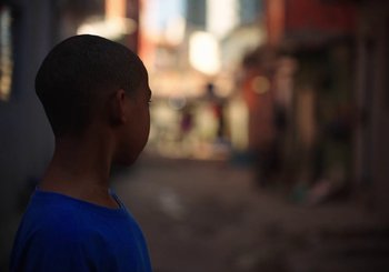 Movie still from “Nego Bala - Sonho” (2021), directed by Douglas Bernardt – Extreme Close Up shot, High angle
