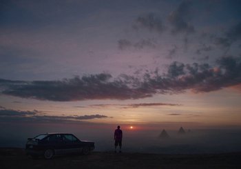 Movie still from “Nego Bala - Sonho” (2021), directed by Douglas Bernardt – Extreme Wide shot, Low angle