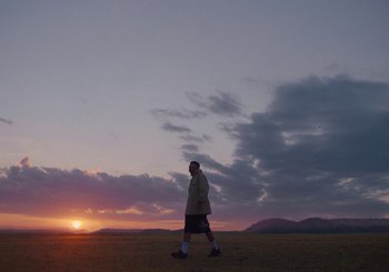 Movie still from “Nego Bala - Sonho” (2021), directed by Douglas Bernardt – Extreme Wide shot, Low angle