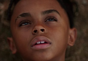 Movie still from “Nego Bala - Sonho” (2021), directed by Douglas Bernardt – Extreme Close Up shot, Overhead angle