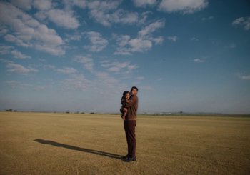 Movie still from “Nego Bala - Sonho” (2021), directed by Douglas Bernardt – Extreme Wide shot, Low angle