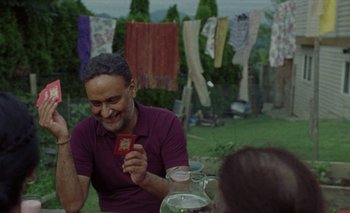 Movie still from “Desirée Dawson - Meet You At The Light” (2021), directed by Alexander Farah – Medium shot, Over the shoulder angle