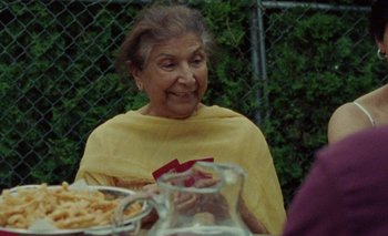 Movie still from “Desirée Dawson - Meet You At The Light” (2021), directed by Alexander Farah – Close Up shot, High angle
