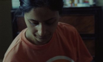 Movie still from “Desirée Dawson - Meet You At The Light” (2021), directed by Alexander Farah – Close Up shot, High angle