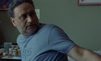 Movie still from “Desirée Dawson - Meet You At The Light” (2021), directed by Alexander Farah – Close Up shot, Over the shoulder angle
