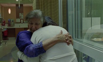 Movie still from “Desirée Dawson - Meet You At The Light” (2021), directed by Alexander Farah – Close Up shot, High angle
