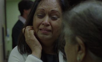 Movie still from “Desirée Dawson - Meet You At The Light” (2021), directed by Alexander Farah – Close Up shot, High angle