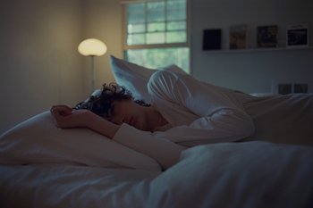 Movie still from “Glaive - All Dogs Go To Heaven” (2021), directed by Ramez Silyan – Medium shot, High angle