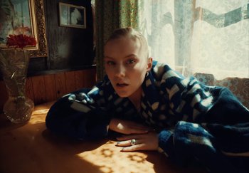 Movie still from “Annet X - Bylo Nebylo” (2021), directed by Jara Moravec – Close Up shot, High angle