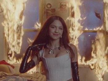 Movie still from “Olivia Rodrigo - good 4 u” (2021), directed by Petra Collins – Medium shot, Low angle