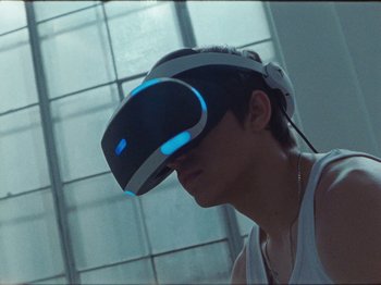 Movie still from “NOISY - I Wish I Was A” (2020), directed by João Retorta – Close Up shot, High angle