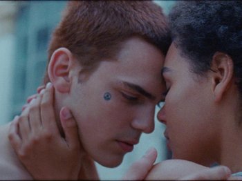 Movie still from “NOISY - I Wish I Was A” (2020), directed by João Retorta – Close Up shot, Overhead angle