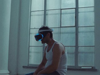 Movie still from “NOISY - I Wish I Was A” (2020), directed by João Retorta – Medium shot, High angle