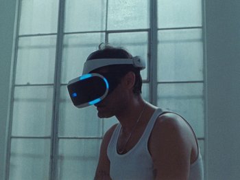 Movie still from “NOISY - I Wish I Was A” (2020), directed by João Retorta – Close Up shot, Over the shoulder angle