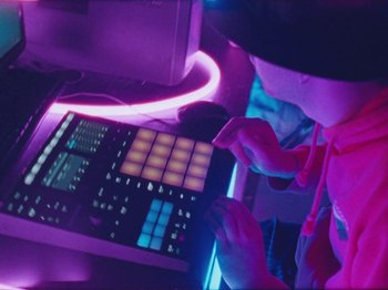 Movie still from “NOISY - I Wish I Was A” (2020), directed by João Retorta – Extreme Close Up shot, Overhead angle