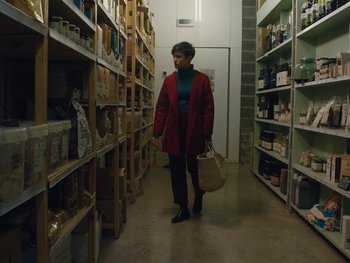 Movie still from “Anna Andreu - Torrent Sanguini” (2020), directed by Carles Pons Altimira – Wide shot, Low angle