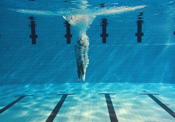 Movie still from “Låpsley - My Love Was Like The Rain” (2019), directed by Camille Summers-Valli – Wide shot, Overhead angle