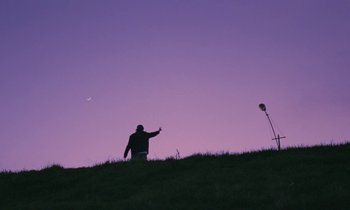 Movie still from “Vonavi - Regrow” (2019), directed by Andrew Litten – Extreme Wide shot, Low angle