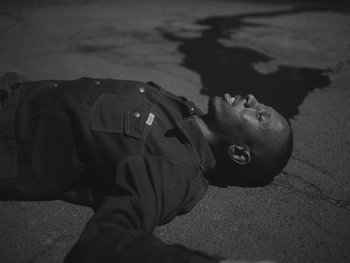 Movie still from “MorMor - Some Place Else” (2019), directed by rubberband. – Medium shot, High angle