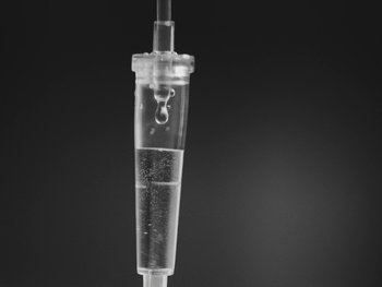 Movie still from “MorMor - Some Place Else” (2019), directed by rubberband. – Extreme Close Up shot, Overhead angle