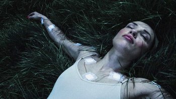 Movie still from “Apparat - Heroist” (2019), directed by Matilda Finn – Medium shot, Overhead angle