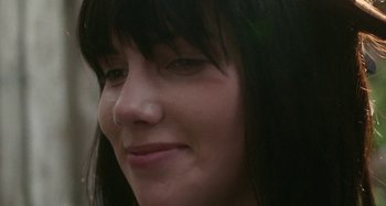 Movie still from “Stereophonics - Fly Like An Eagle” (2019), directed by Charlotte Regan – Extreme Close Up shot, Low angle