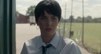 Movie still from “Stereophonics - Fly Like An Eagle” (2019), directed by Charlotte Regan – Close Up shot, Over the shoulder angle