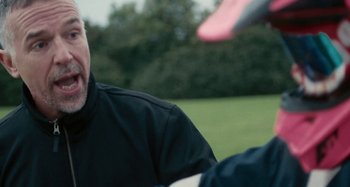 Movie still from “Stereophonics - Fly Like An Eagle” (2019), directed by Charlotte Regan – Close Up shot, Low angle