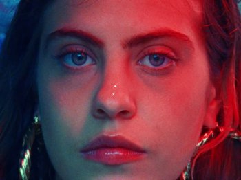 Movie still from “James Blake - Can’t Believe The Way We Flow” (2019), directed by Frank Lebon – Extreme Close Up shot, High angle