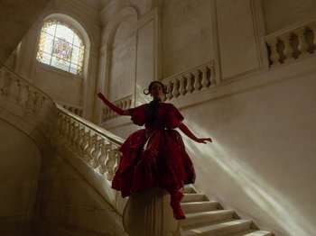 Movie still from “Kelsey Lu - Foreign Car” (2019), directed by Vincent Haycock – Wide shot, Low angle