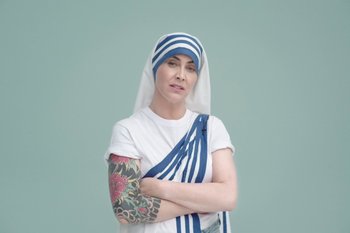 Movie still from “Anouk - It’s A New Day” (2019), directed by Victor D. Ponten – Close Up shot, Low angle