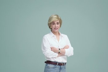 Movie still from “Anouk - It’s A New Day” (2019), directed by Victor D. Ponten – Medium shot, Over the shoulder angle