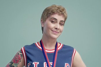 Movie still from “Anouk - It’s A New Day” (2019), directed by Victor D. Ponten – Close Up shot, Low angle