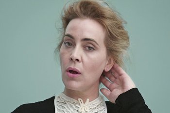 Movie still from “Anouk - It’s A New Day” (2019), directed by Victor D. Ponten – Close Up shot, Low angle