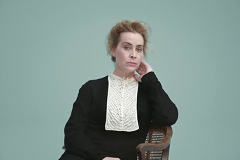 Movie still from “Anouk - It’s A New Day” (2019), directed by Victor D. Ponten – Medium shot, High angle