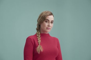 Movie still from “Anouk - It’s A New Day” (2019), directed by Victor D. Ponten – Close Up shot, Low angle