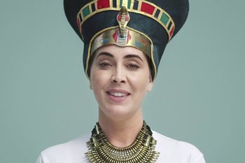 Movie still from “Anouk - It’s A New Day” (2019), directed by Victor D. Ponten – Close Up shot, Low angle