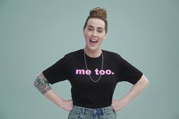 Movie still from “Anouk - It’s A New Day” (2019), directed by Victor D. Ponten – Medium shot, Overhead angle