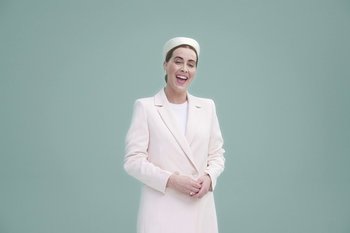 Movie still from “Anouk - It’s A New Day” (2019), directed by Victor D. Ponten – Medium shot, Low angle