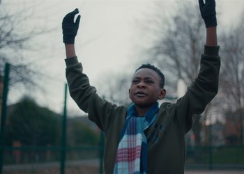 Movie still from “Adelphi Music Factory - Javelin (Calling Out Your Name)” (2019), directed by Fanny Hoetzeneder – Medium shot, Low angle