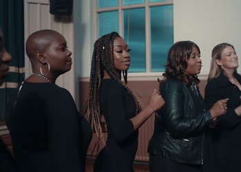 Movie still from “Adelphi Music Factory - Javelin (Calling Out Your Name)” (2019), directed by Fanny Hoetzeneder – Medium shot, Low angle