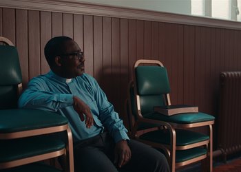 Movie still from “Adelphi Music Factory - Javelin (Calling Out Your Name)” (2019), directed by Fanny Hoetzeneder – Medium shot, Low angle