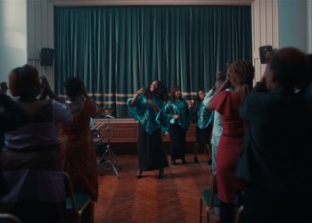 Movie still from “Adelphi Music Factory - Javelin (Calling Out Your Name)” (2019), directed by Fanny Hoetzeneder – Extreme Wide shot, Over the shoulder angle