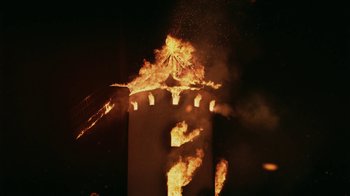 Movie still from “Rosalía - De Aquí No Sales” (2019), directed by Diana Kunst – Extreme Wide shot, Low angle