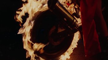 Movie still from “Rosalía - De Aquí No Sales” (2019), directed by Diana Kunst – Extreme Close Up shot, Overhead angle