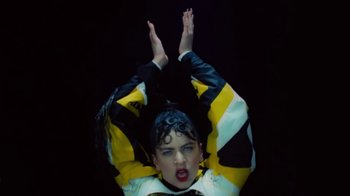 Movie still from “Rosalía - De Aquí No Sales” (2019), directed by Diana Kunst – Medium shot, High angle