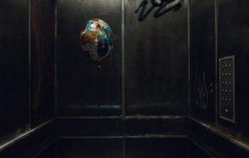 Movie still from “Wilkinson - I Need” (2018), directed by Charlotte Regan – Wide shot, Overhead angle