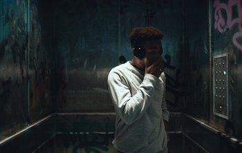 Movie still from “Wilkinson - I Need” (2018), directed by Charlotte Regan – Medium shot, Low angle