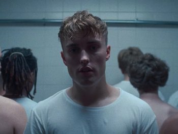 Movie still from “Sam Fender - Dead Boys” (2018), directed by Vincent Haycock – Close Up shot, Low angle
